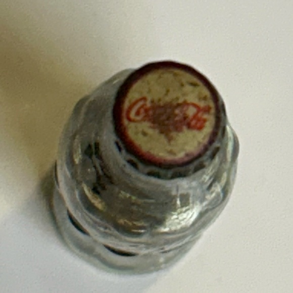 Vintage 3 piece LOT Miniature Coca Cola & Sprite Bottles & 7UP Retro Glass Cup - Picture 5 of 14